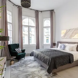 Lh Gallery Apartament
